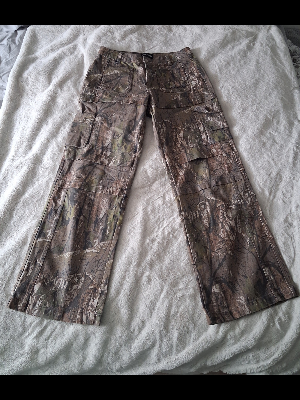 Fashion Nova Women's Camouflage Cargo Pants in Brown and Green